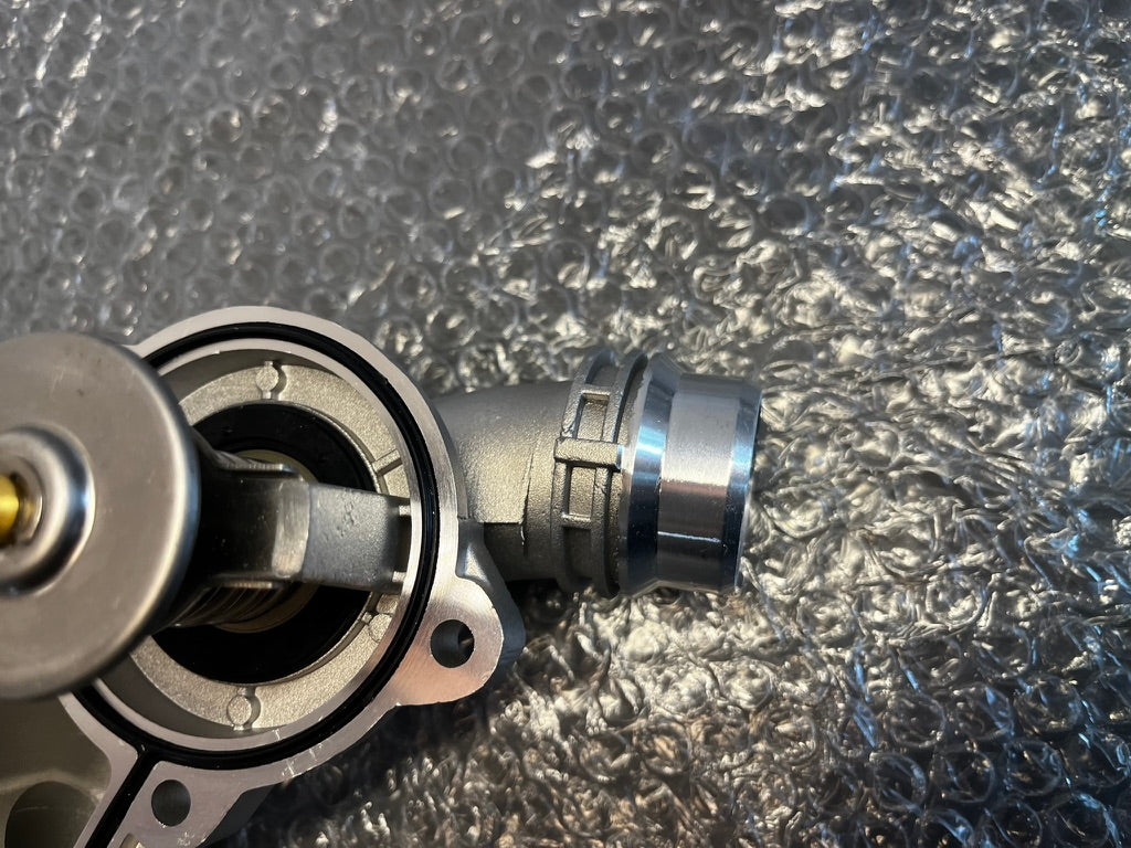 BMW E46 E39 Aluminium Thermostat Housing & Thermostat 11531437