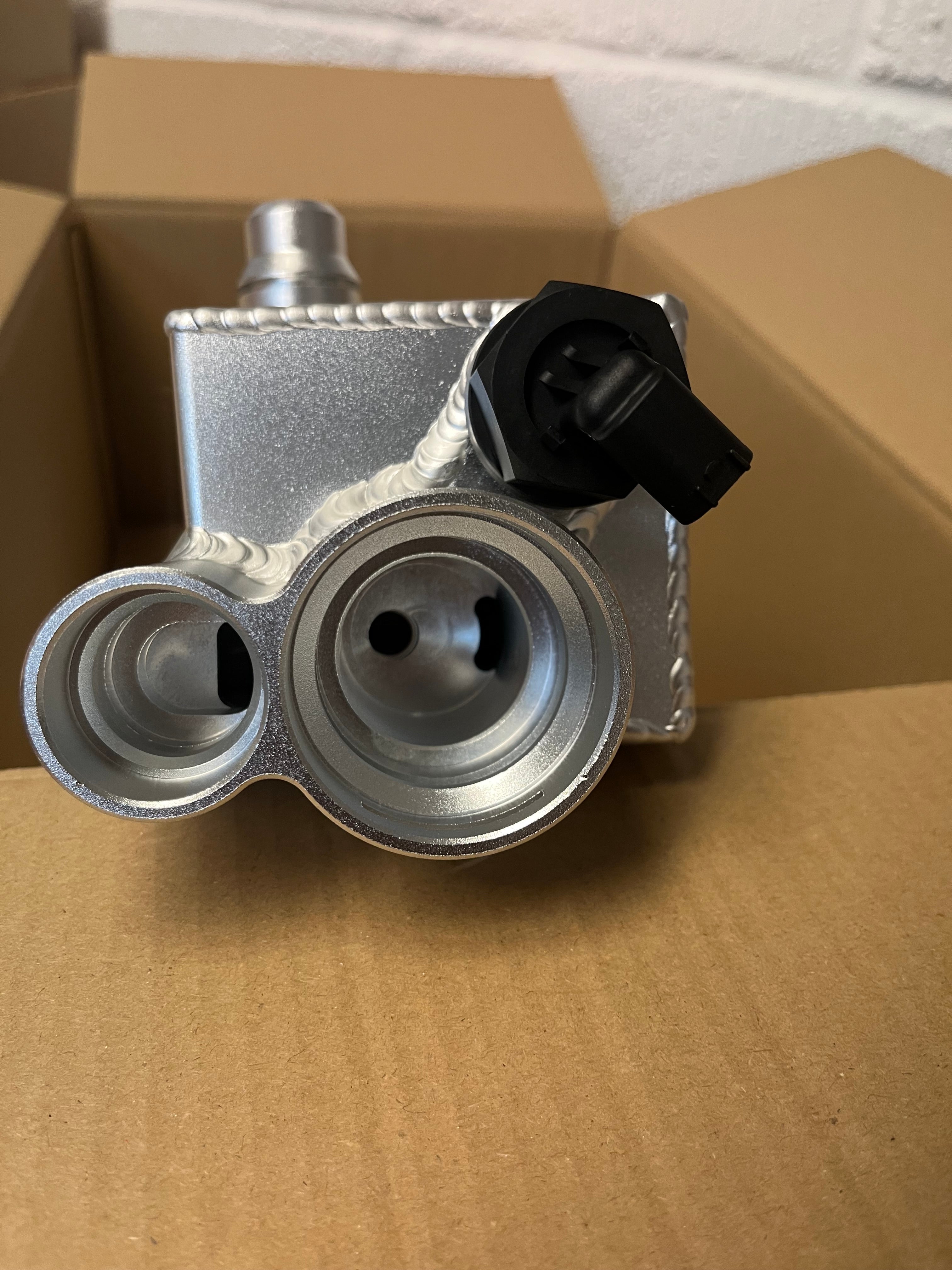 BMW E46 Aluminium Coolant Expansion Tank Reservoir for  17117573781